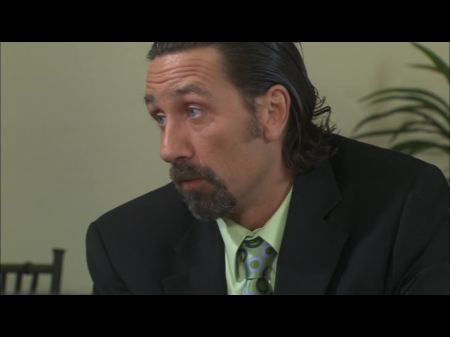 Босс компании трахается на рабочей встрече 