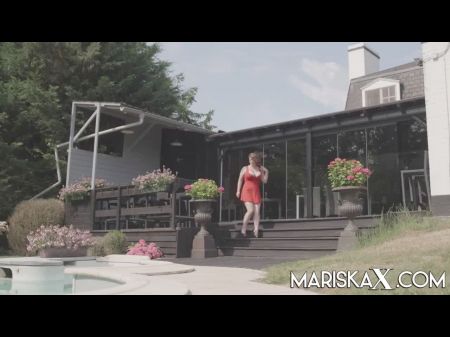 Mariskax Big Boobed Brown-haired Lucia Love Seduces The Pool Boy