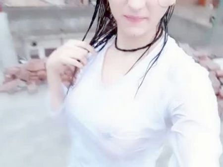Chica Paquistaní En El Baño De Lluvia, Free Free Pakistani Tube Hd Porn