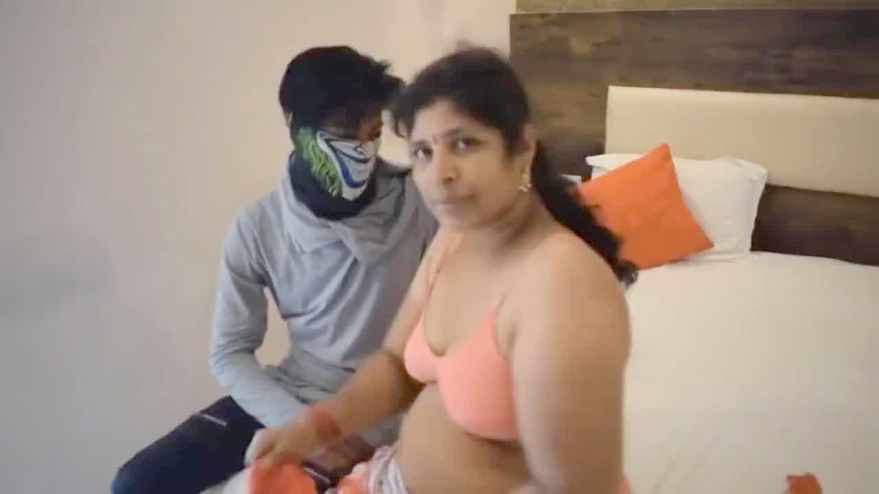 70 Years Aunty Xxx - hot aunty from rangpur and her spouse , porn 70 - hotntubes.com