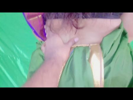 Индийская женщина-поставщик молока занимается сексом с костюмом 