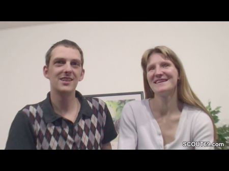 Deutsches Paar Macht Ihren Ersten Dreier Mit Fremden Typ