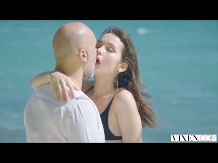 Vixen Model Has Incredible Horny Sexual Intercourse On The Beach