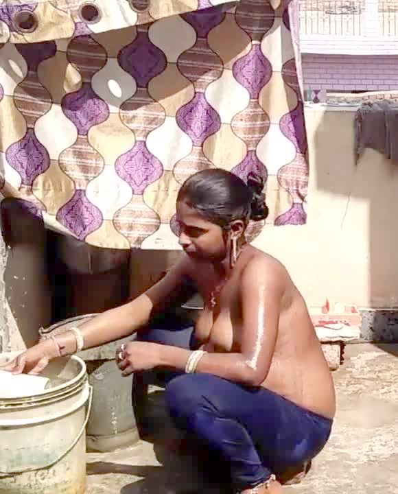 580px x 720px - pregnant desi indian village babe bathing outdoor: porn 1f - hotntubes.com