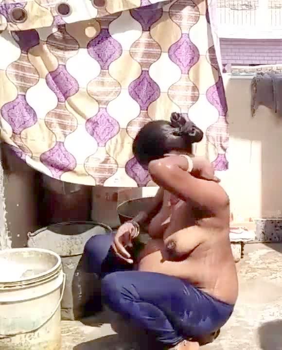 pregnant desi indian village babe bathing outdoor: porno 1f - anybunny.com