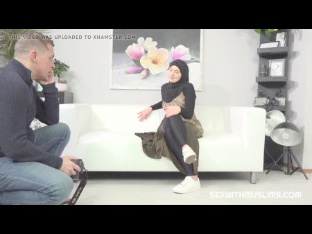 Muslim Cutie Wants Photos From A Horny Photographer .