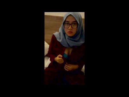 Hijabi Muslim Girl Sucks Black Kufr Dick