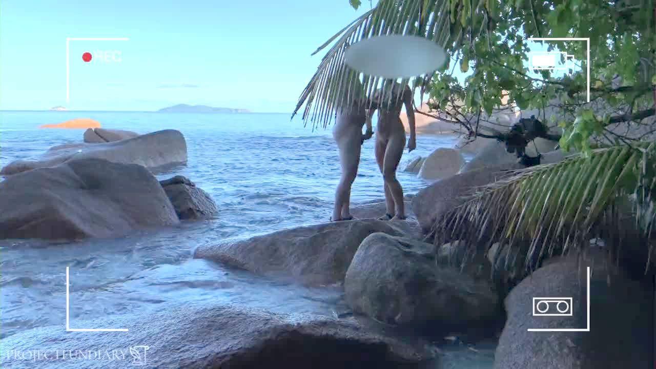 Voyeur Espía Pareja Desnuda Teniendo Sexo En La Playa Pública ...