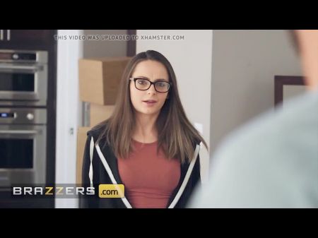 Superior Sexy Mama Richelle Ryan Gets Her Snatch Screwed By Lucas