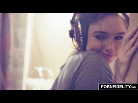 Pornfidelity - Nerd Cutie Jodi Taylor Loves Ass Sex