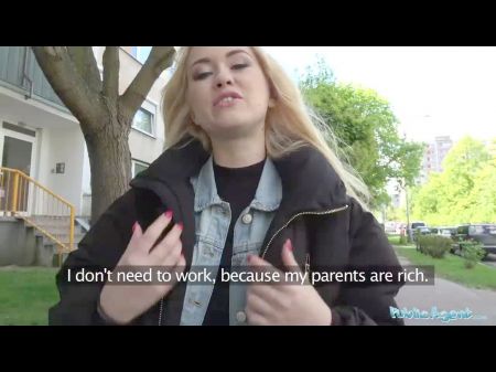 Public Agent Heiße Blonde Studentin Im Wald Für Bargeld Von Hinten Gefickt