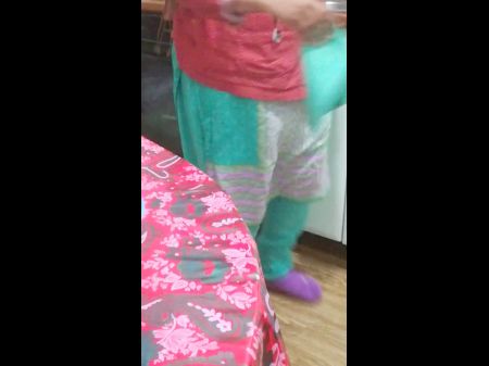 Bangladeshi Ripened Mom Showing Her Huge Butt