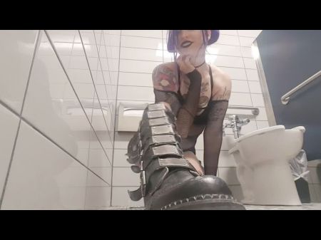 punk lady sweat-soaked smelly soles community toilet