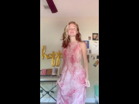 Petite Redhead Teen mit dicken Arschwerkzeug für Sie 