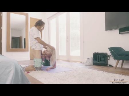 Pantalones de yoga: milf un video porno HD 