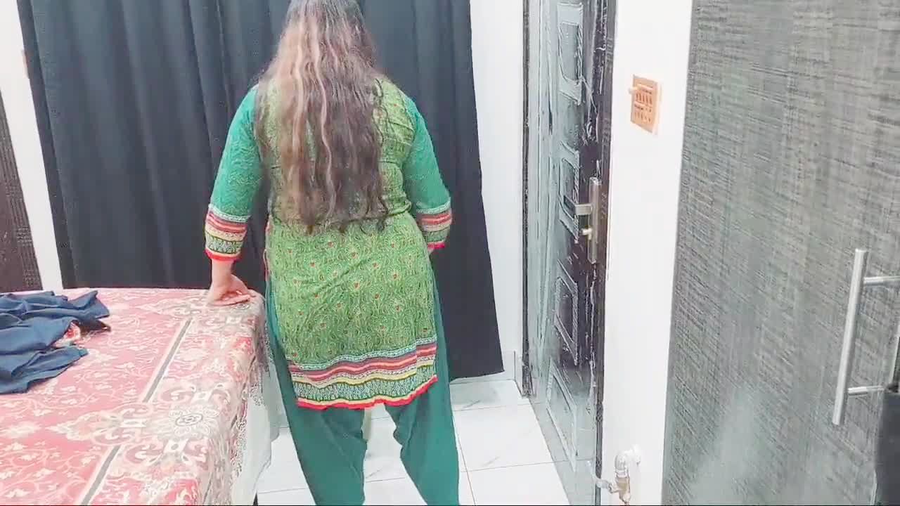 ديك فلاش لخادمة حقيقية جدا باكستانية مثير خادمة  - Xalabahia.com
