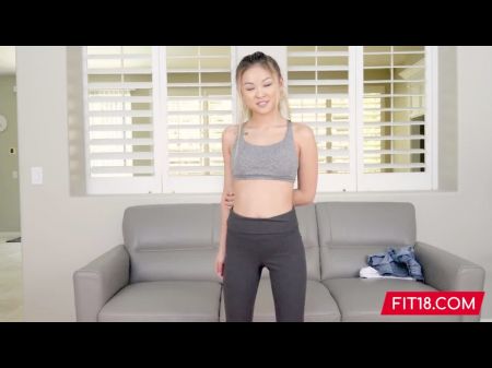 Lulu - Little Chinese Lady Copulated By Agent