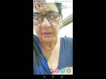 مكالمة فيديو ناضجة أمي ، فيديو إباحي هندي مجاني 
