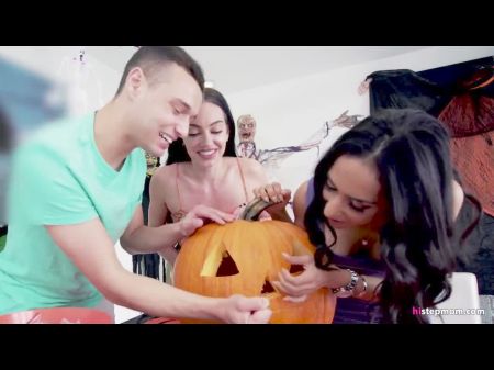 Hot Mom tiene sexo de Halloween con hijastro, porno 