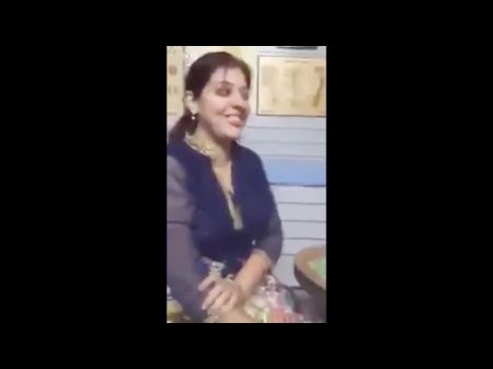 Doutor indiano que tateia Desi em sua clínica: pornô HD 