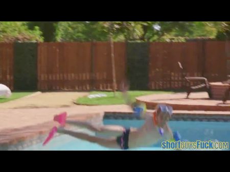 Honies Sex Short Man In Trio Orgy After Saving Him: Pornography