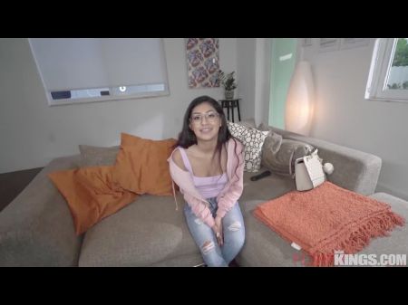 Petite Teen nimmt Big Dick Powering 