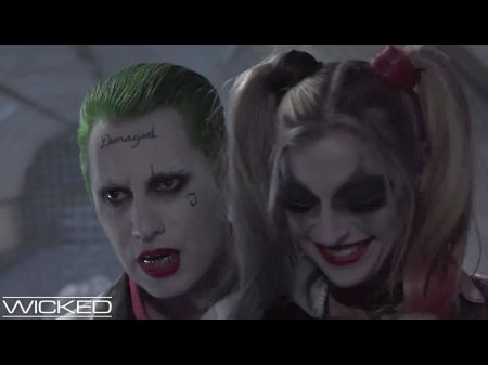 Harley Quinn follada por Joker & Batman 