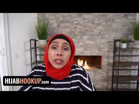 Hijab Hookup أبي الشرق الأوسط يشتبه في أن زوجها يخون الملاعين ربيبها كإعادة 