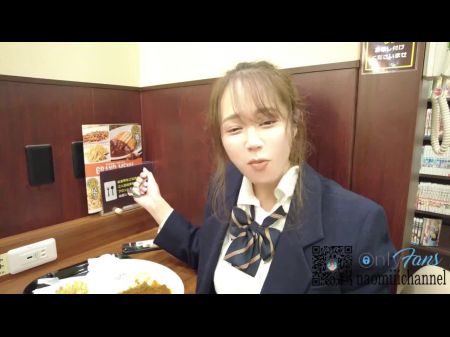 我和一个日本高中女生一起去了一家Internet咖啡馆，并做过Creampie性爱。 