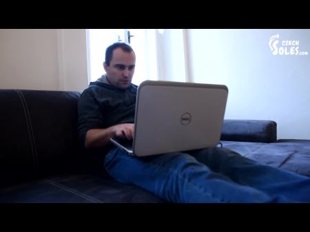 Conocer a una chica webcam de pie en persona para real (fetiche de pies, adoración de pies) 