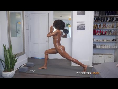Fit Dame Gets Her Fuckbox Stretched Out After A Workout