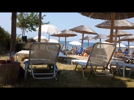 Real First-timer Wifey Play With Her Booty Speculum In Beach Bar Audience Hidden Cam