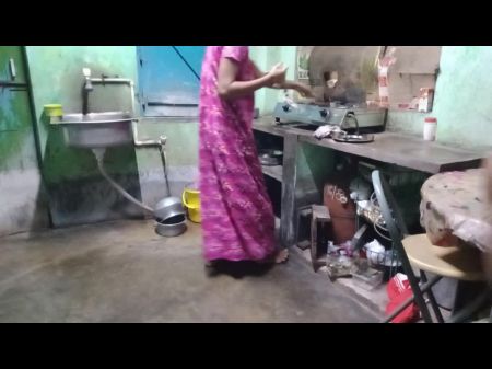 Indian Bengali Maid Kitchen Pe Kam Kar Rahi Thi Moka Miltahi Maid Ko Jabardasti Choda Malik