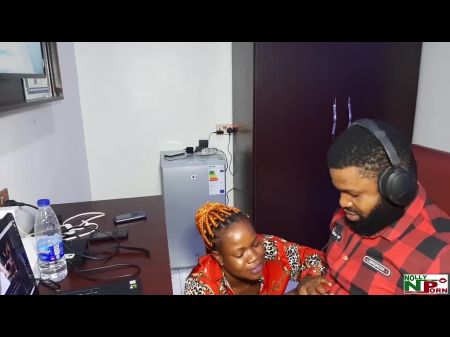 omg que pau enorme Ladygold Africa foda o pau grande de Krissyjoh enquanto edita o vídeo pornô nigeriano 