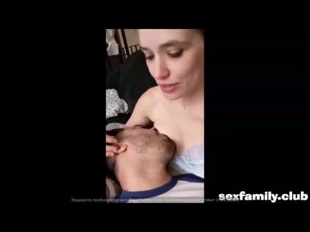 MILF obtiene doble orgasmo de la lactancia a su esposo 