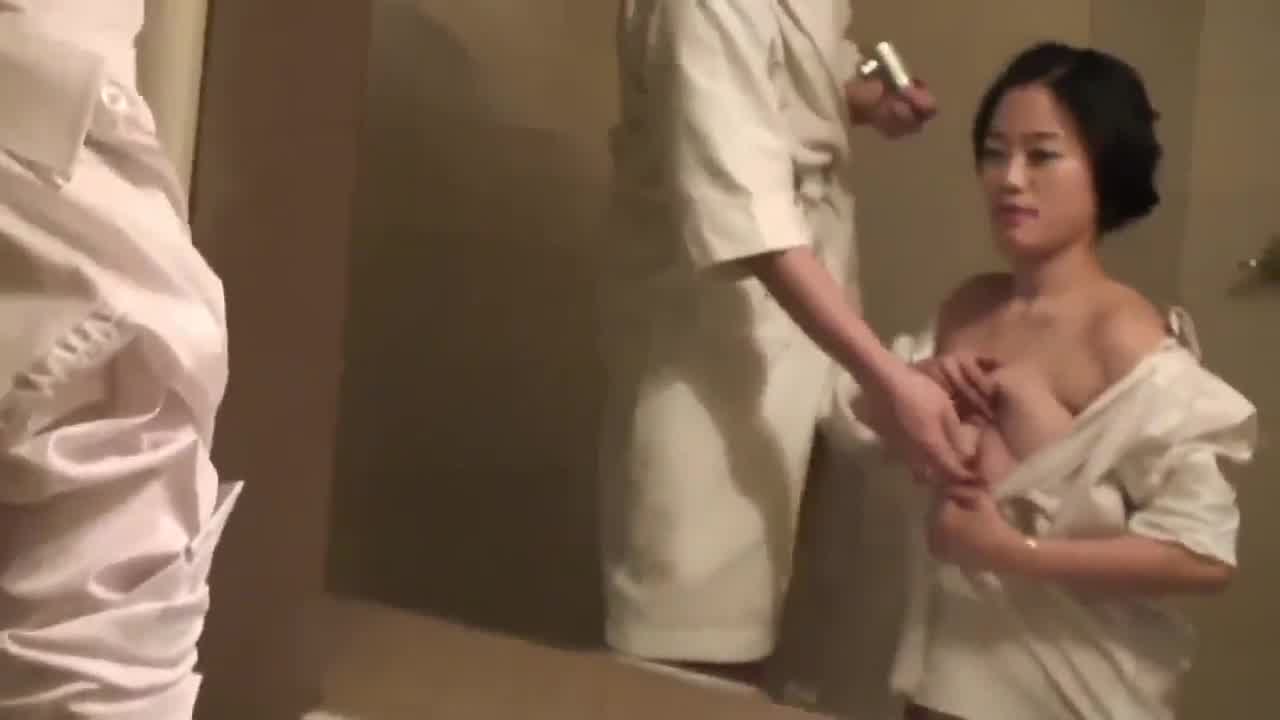 Gwon Ye Da'sSensuous curvesVoluptuous figure on full display