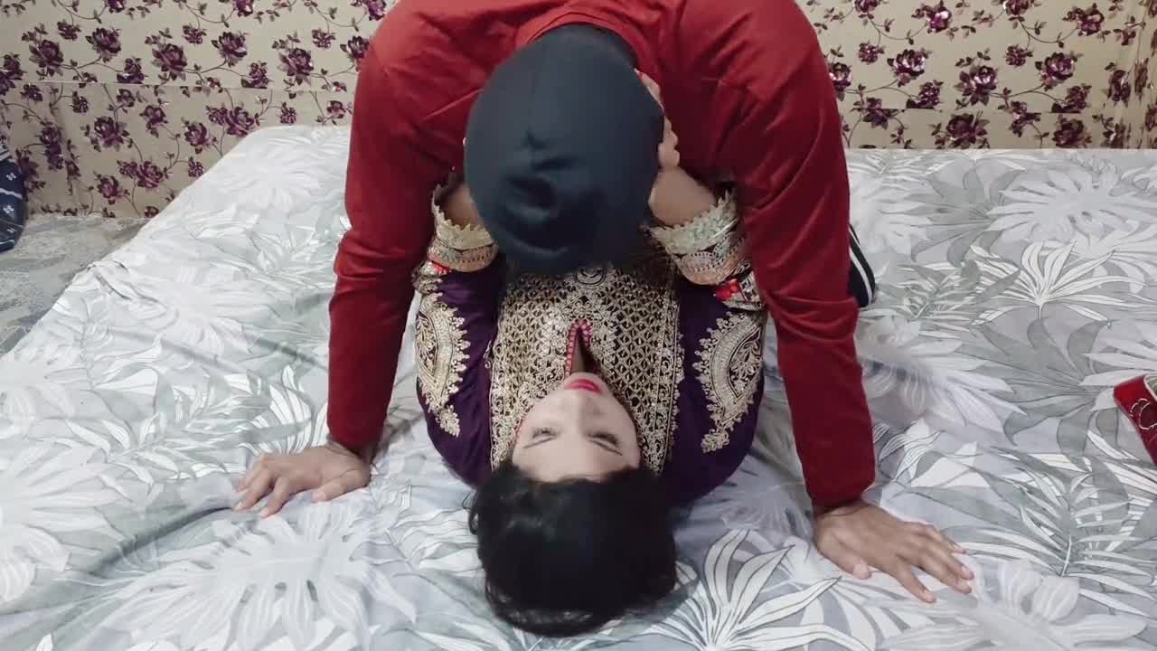 indian suhagraat sex_first night of wedding romantic bang-out with hindi voice