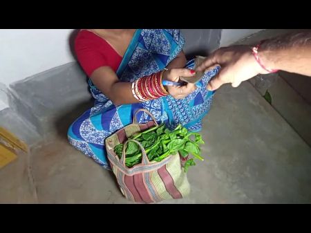 Индийские овощи, продающие девушку, занимается тяжелым общественным сексом с дядей 