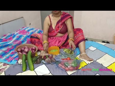 Hardcore Bhojpuri Bhabhi While Selling Vegetables Flashing Off Her Yam-sized Puffies Got Chuckled By The Client