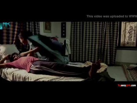 印度女演员阿姆里塔·古普塔（Amrita Gupta）有热情的性爱：高清色情08 