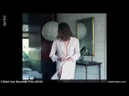法国名人Freya Mavor Frontal裸体和浪漫的性爱场面