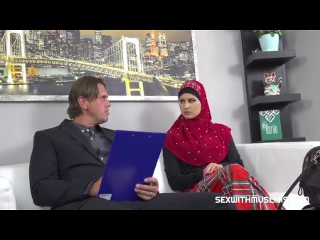 Anwalt beginnt sich für feine muslimische Muschi, HD -Porno 8b 