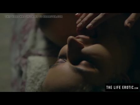 Поздняя ночная мастурбация с ее собственной слюной: порно Df 