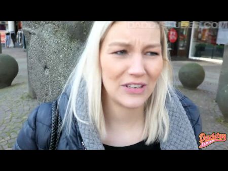 Public Orgasm Right In The City Center , Porno 2b