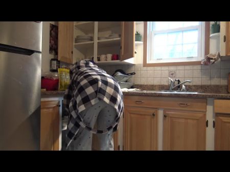 Syrian Housewife Gets Creampied By German Husband In The Kitchen