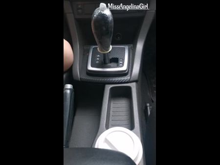 Девушка трахает рычаг переключения передач в машине - порно видео на поддоноптом.рф