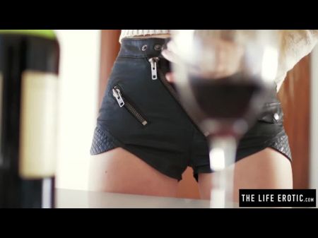 Increíble belleza se masturba con el clip de coño: porno HD gratis 94 