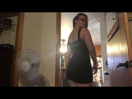 Stripteases: kostenloses HD -Porno -Video AA 