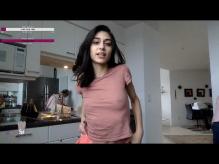 Twitch Cleavage Oops Cameltoe Upskirts and Pokies Parte 4 