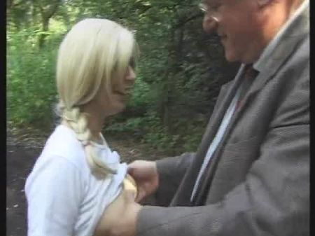 Alter Mannn Fistet Julia, Kostenloses Porno Video D8 
